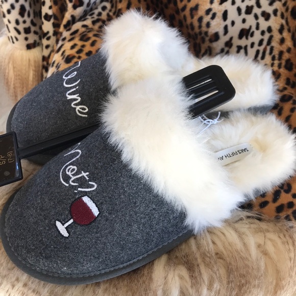 🍷Wine Not Faux Fur Slippers 🍷 - Picture 3 of 3